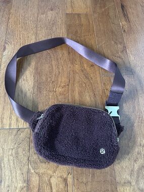 Lululemon Sherpa Belt Bag in Brown